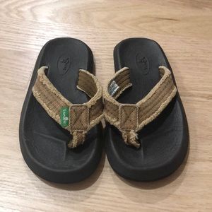 Kids sanuk flip flops